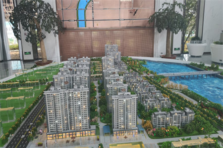 城东丰和名都电梯房4楼，2室2厅1卫76万92m2出售